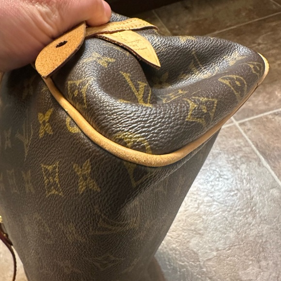 Louis Vuitton Brown Monogram Handbag - Picture 5 of 16